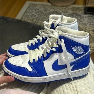 Air Jordan 1 Mid Sneakers